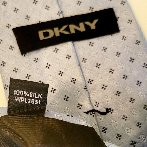 DKNY by Donna Karan Men's 100% Silk Tie Blue Pattern ~ Designer NWOT - Picture 5 of 5